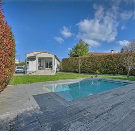 Villa De Standing Avec Piscine Et Pool House Villa *
